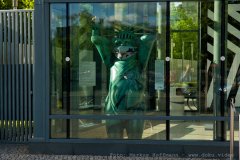 US-Botschaft, Berlin, B&auml;r